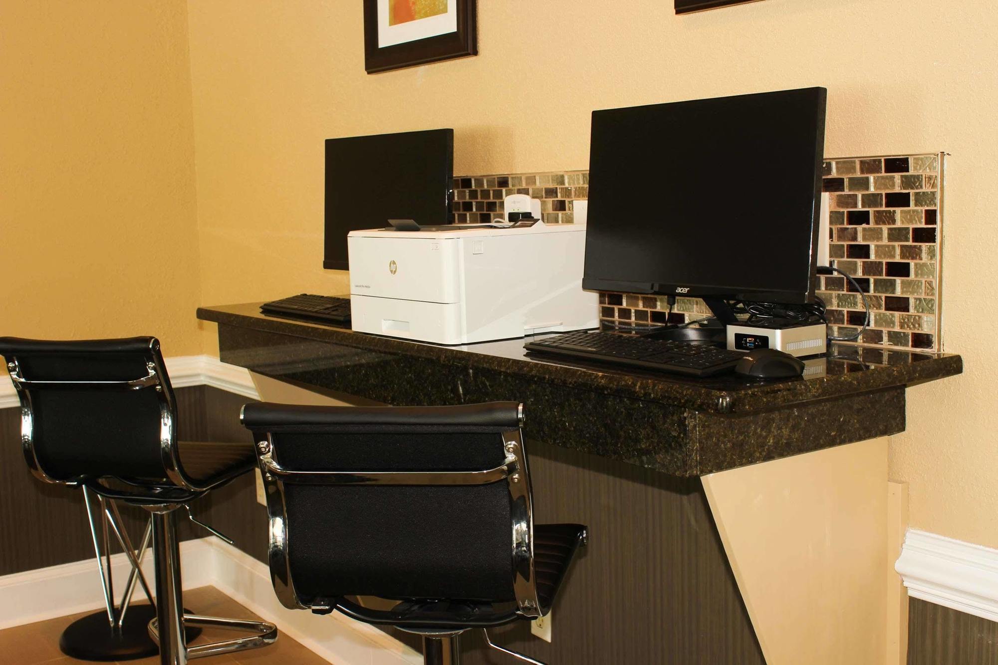 Holiday Inn Express Kilmarnock Экстерьер фото