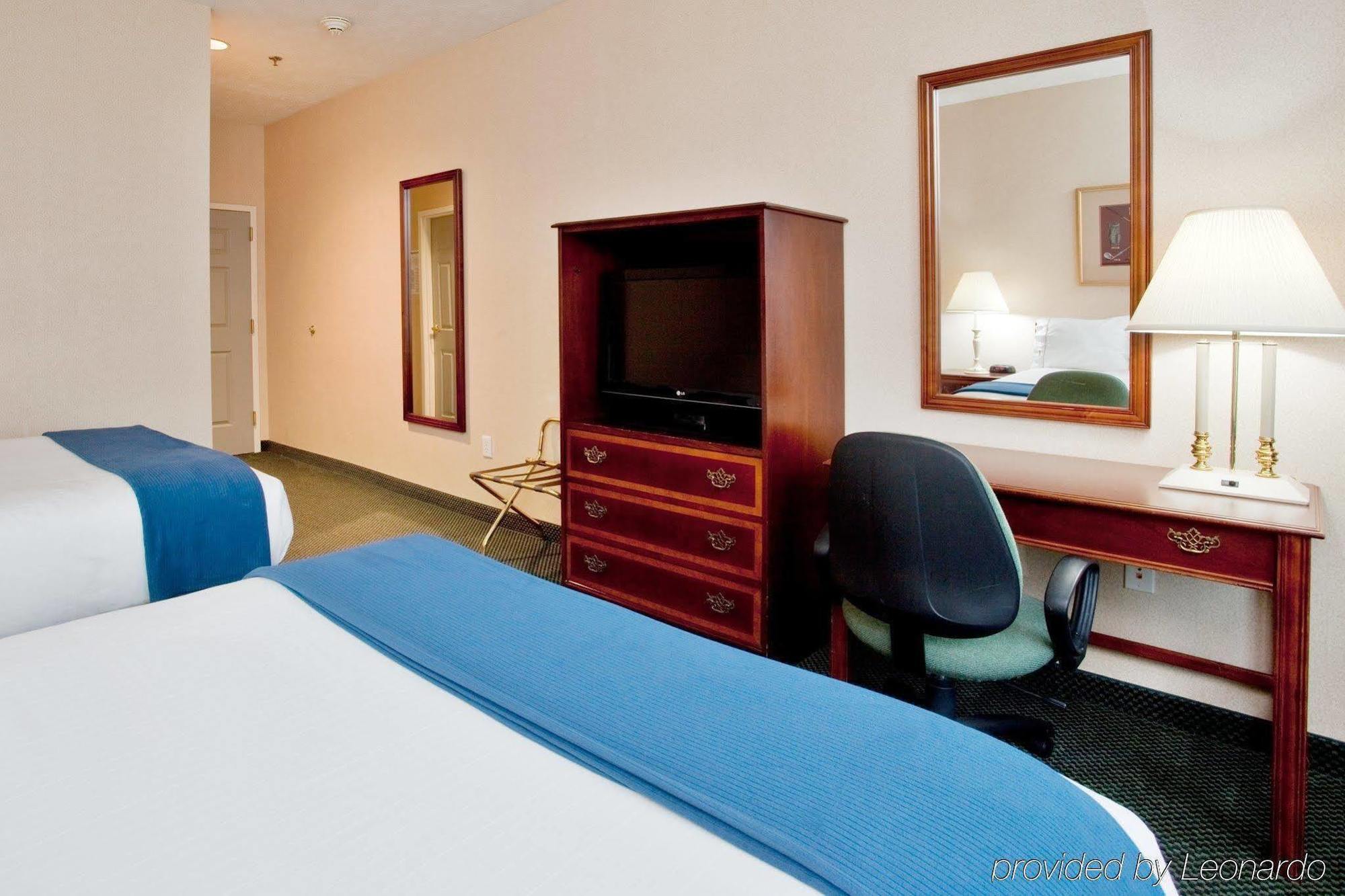 Holiday Inn Express Kilmarnock Номер фото